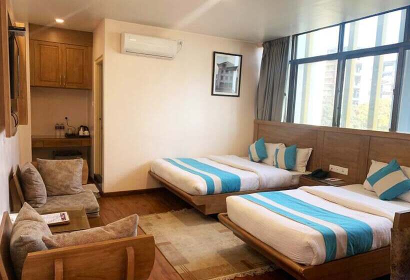 اتاق خانوادگی, Tapas