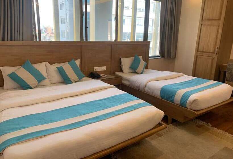 اتاق خانوادگی, Tapas