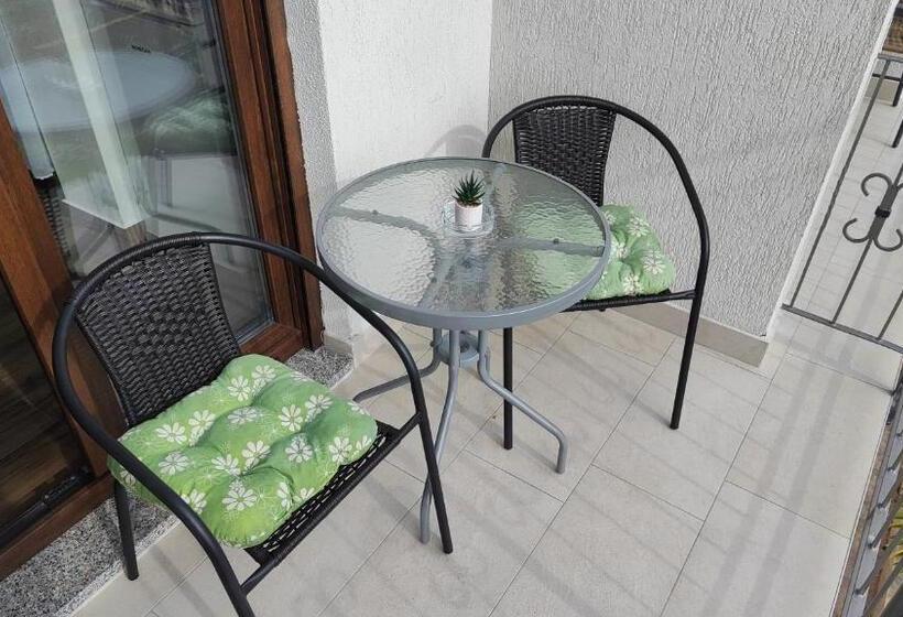 Standardzimmer mit Terrasse, Viktor Rooms And Apartments