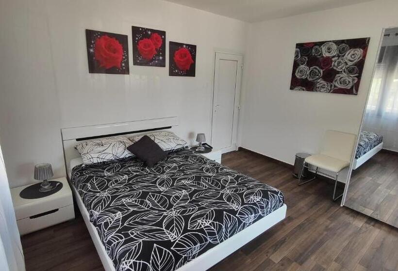 Pokój Standard z Tarasem, Viktor Rooms And Apartments