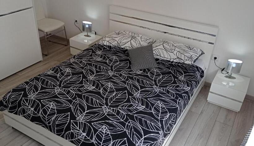 Deluxe Zimmer, Viktor Rooms And Apartments