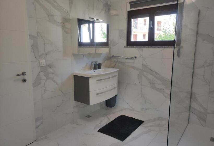 Studio Standard, Viktor Rooms And Apartments