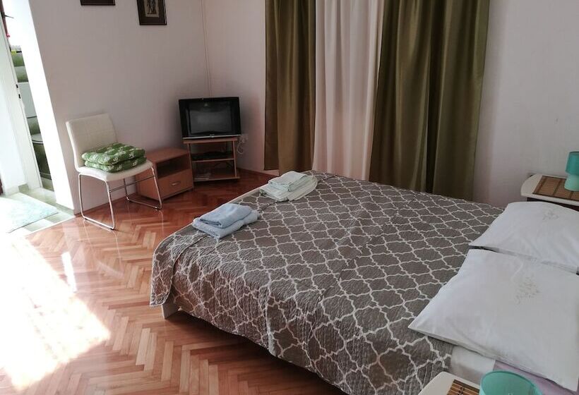 Pokój Deluxe, Viktor Rooms And Apartments