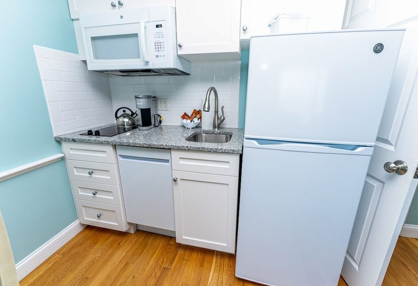 スイート, Edgewater Beach Resort