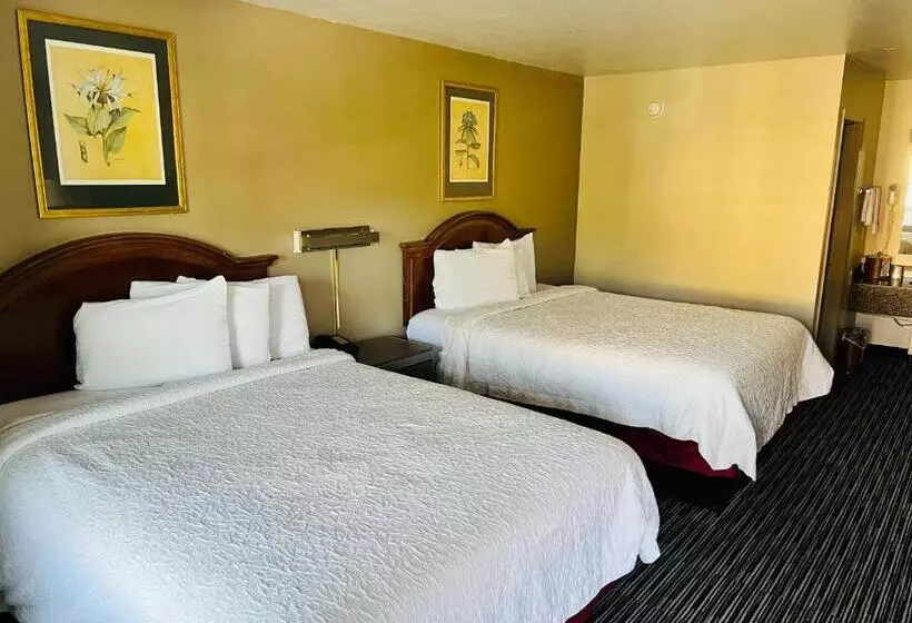 ２ダブルベッドのスタンダードルーム, Alpine Valley Inn