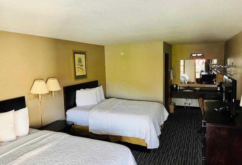 غرفه قياسيه سريرين مزدوجين, Alpine Valley Inn