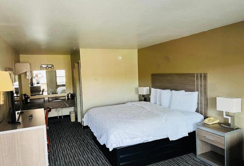 스탠다드 룸 킹사이즈 침대, Alpine Valley Inn
