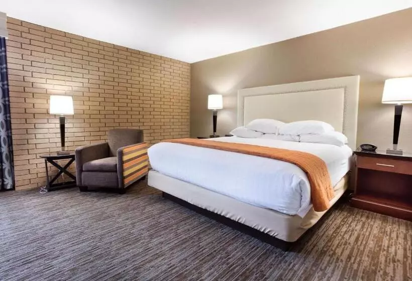 سوئیت برای معلولان, Drury Inn & Suites Kansas City Airport