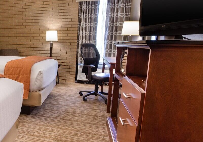 适用于残疾人士的豪华房间, Drury Inn & Suites Kansas City Airport