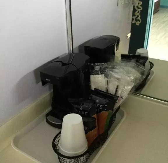 اتاق استاندارد, Econo Lodge South