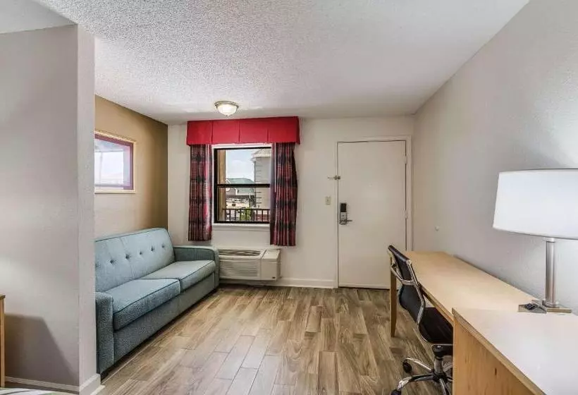 キングサイズベッドのスイートルーム, Quality Inn & Suites Hot Springslake Hamilton