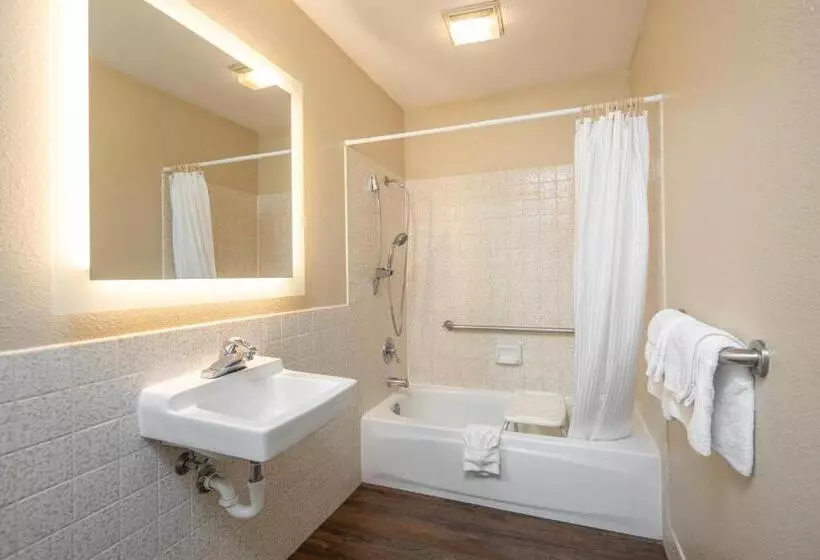 身障者適用スタンダードルーム, Surestay Hotel By Best Western Fairfield Napa Valley