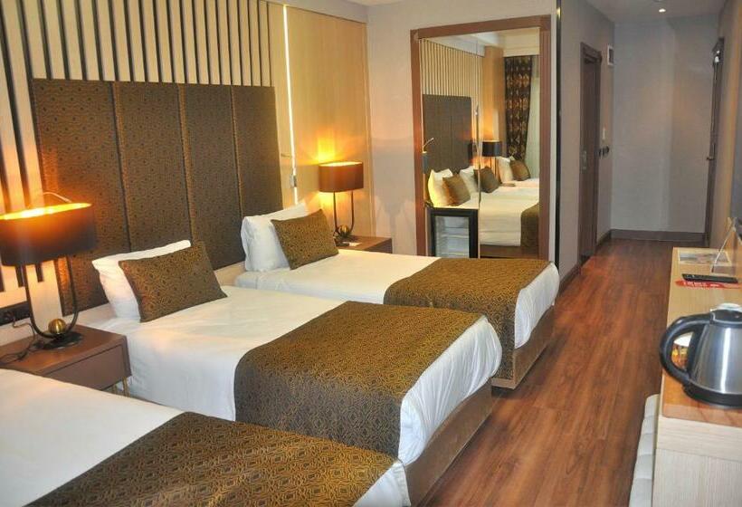 اتاق سوپریور سه تخته, Pell Palace Hotel & Spa