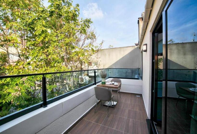 اتاق خانوادگی, Pell Palace Hotel & Spa