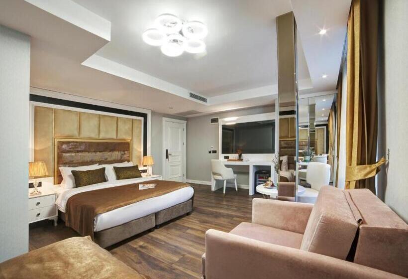 اتاق خانوادگی, Pell Palace Hotel & Spa