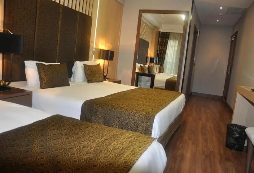 スーペリアトリプルルーム, Pell Palace Hotel & Spa