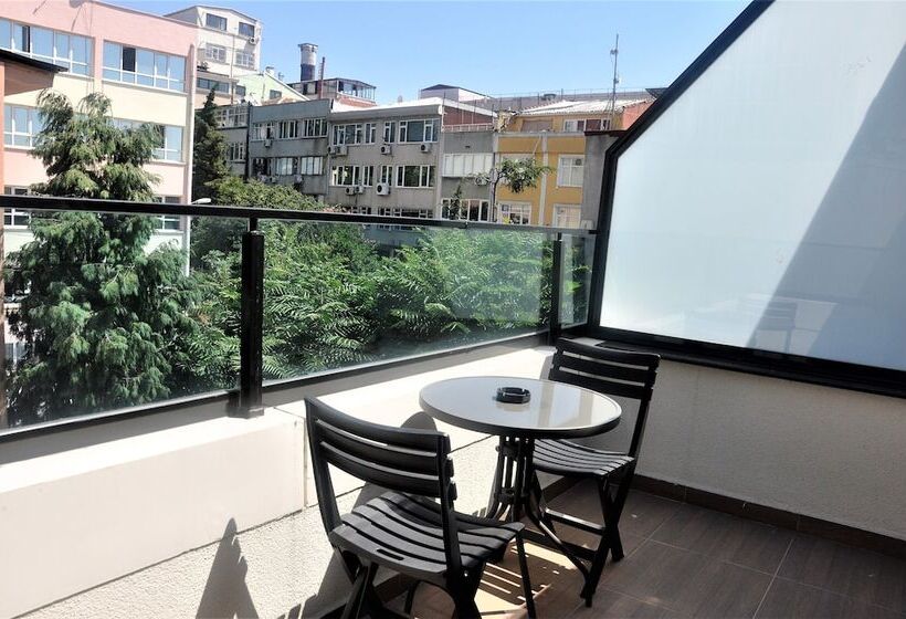 اتاق خانوادگی, Pell Palace Hotel & Spa