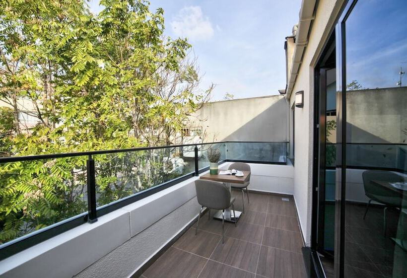 اتاق خانوادگی, Pell Palace Hotel & Spa