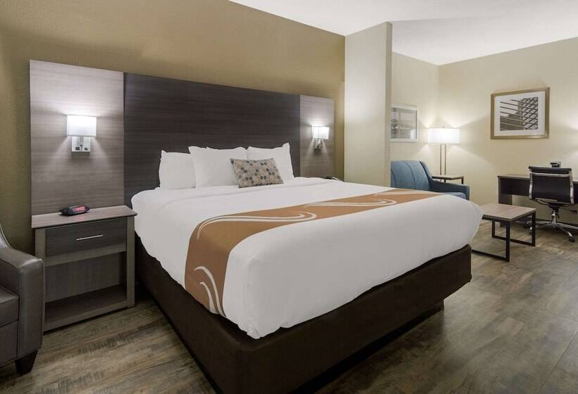 Люкс, Quality Inn & Suites Roanoke   Fort Worth North