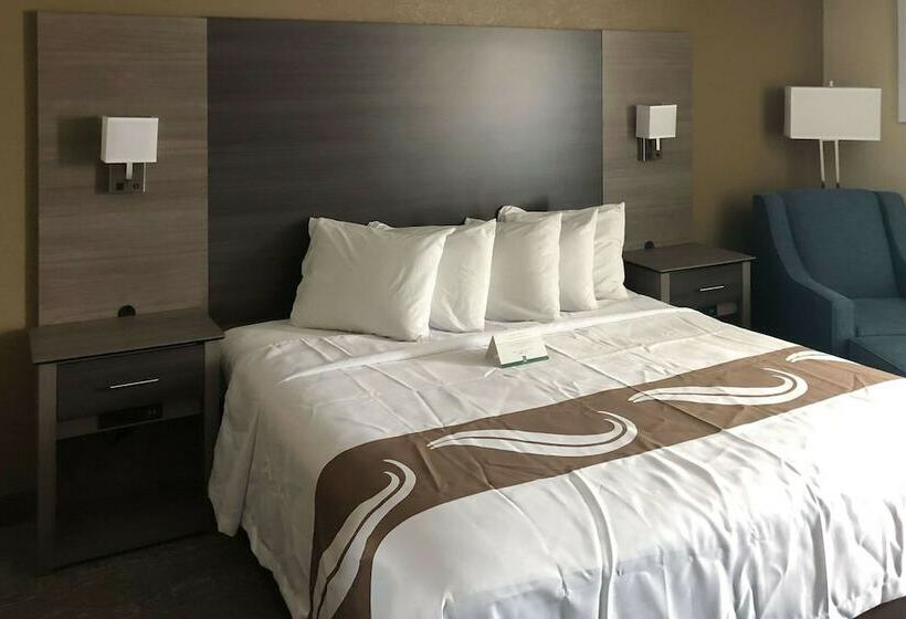 Люкс, Quality Inn & Suites Roanoke   Fort Worth North