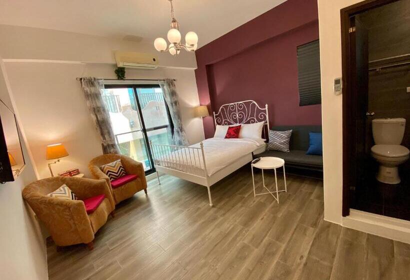 اتاق لوکس با بالکن, 墾丁好消息民宿good News