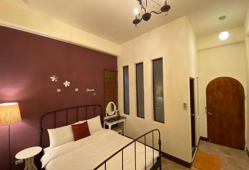 اتاق لوکس با بالکن, 墾丁好消息民宿good News