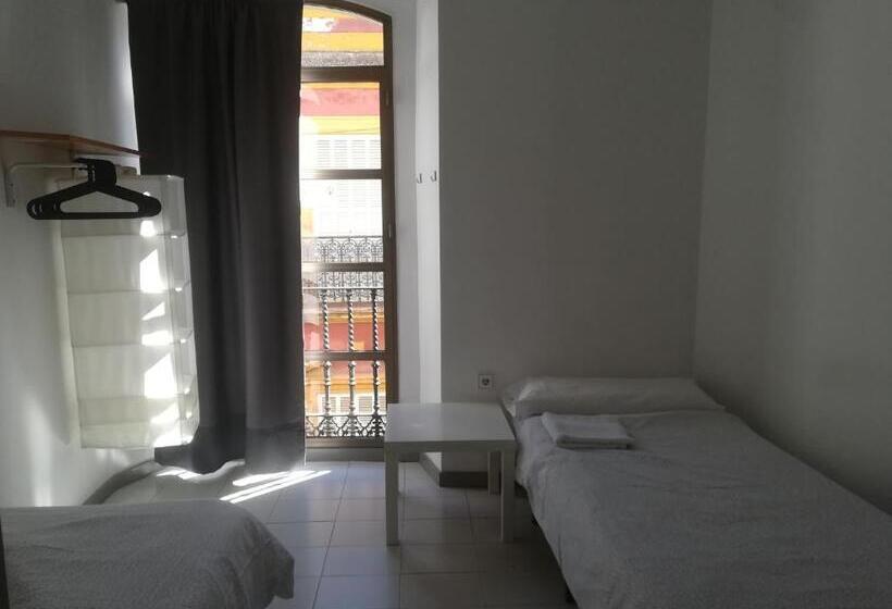 اتاق استاندارد با سرویس بهداشتی مشترک, Hostel Urban Sevilla