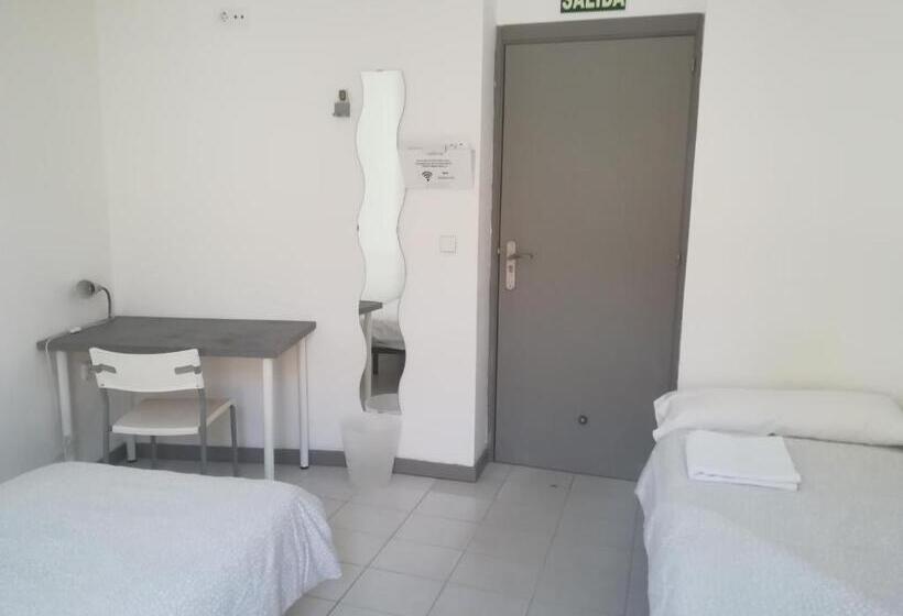 اتاق استاندارد با سرویس بهداشتی مشترک, Hostel Urban Sevilla