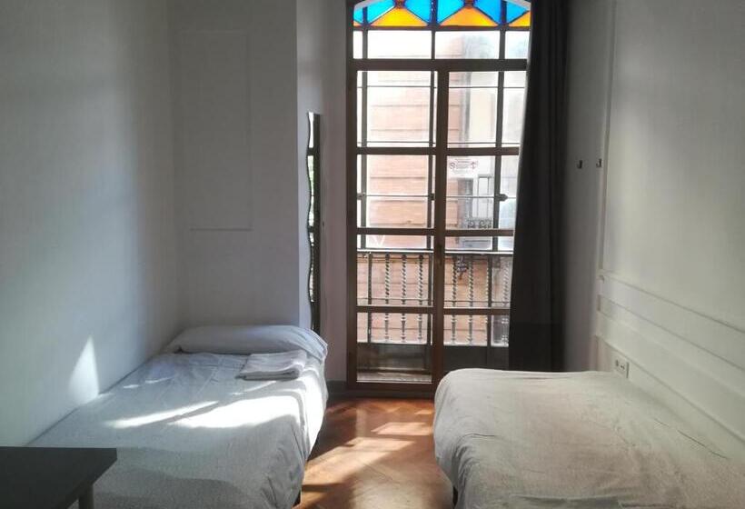 اتاق استاندارد با سرویس بهداشتی مشترک, Hostel Urban Sevilla
