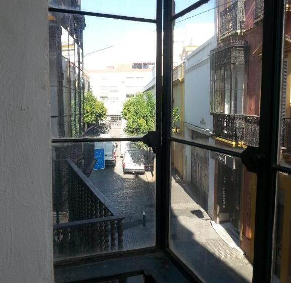 اتاق استاندارد با سرویس بهداشتی مشترک, Hostel Urban Sevilla