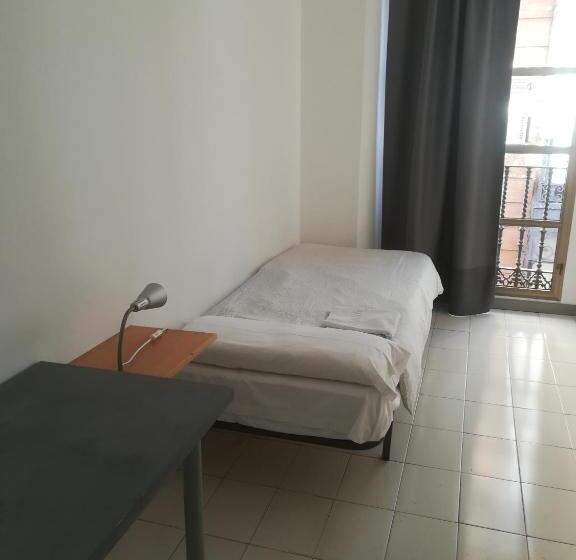 اتاق استاندارد یک تخته با سرویس بهداشتی مشترک, Hostel Urban Sevilla