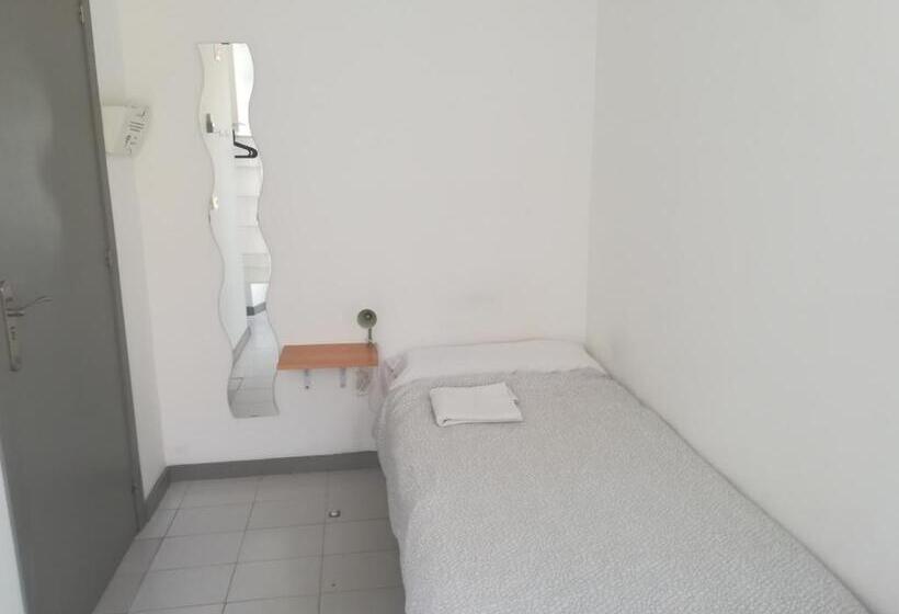 اتاق استاندارد یک تخته با سرویس بهداشتی مشترک, Hostel Urban Sevilla