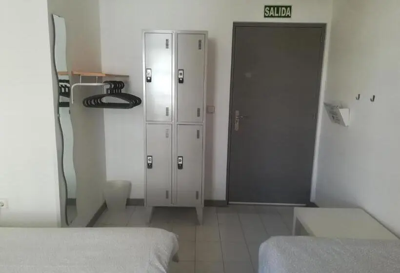 Standard Kolmen Hengen Huone Jaettu kylpyhuone, Hostel Urban Sevilla
