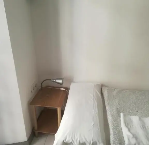 Standard Kolmen Hengen Huone, Hostel Urban Sevilla