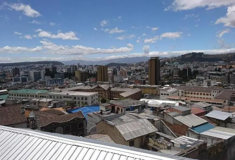 キングサイズベッドのデラックススイート, Tin House Quito