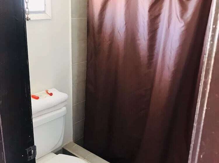 חדר סטנדרטי לחמישה אנשים, Chapala