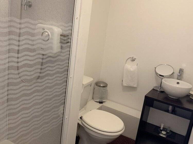 غرفة قياسية, The Prince Of Wales