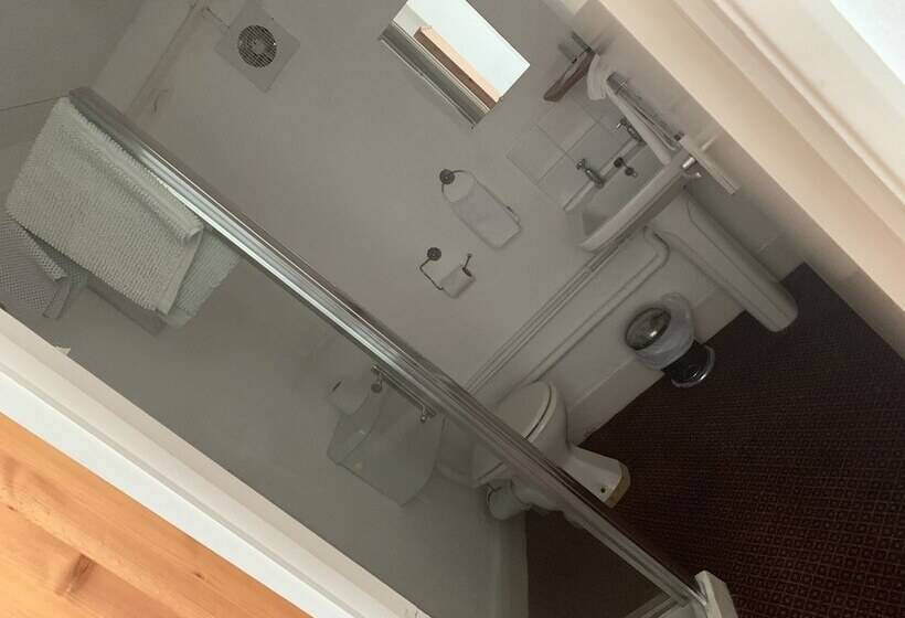 غرفة قياسية, The Prince Of Wales