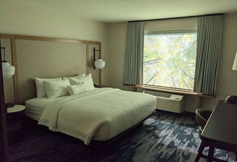 جناح, Fairfield Inn & Suites Lincoln Crete