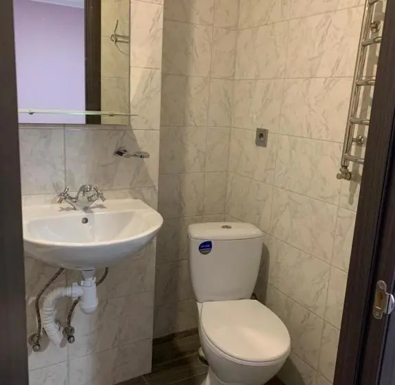 Quarto Familiar, Guest House Max