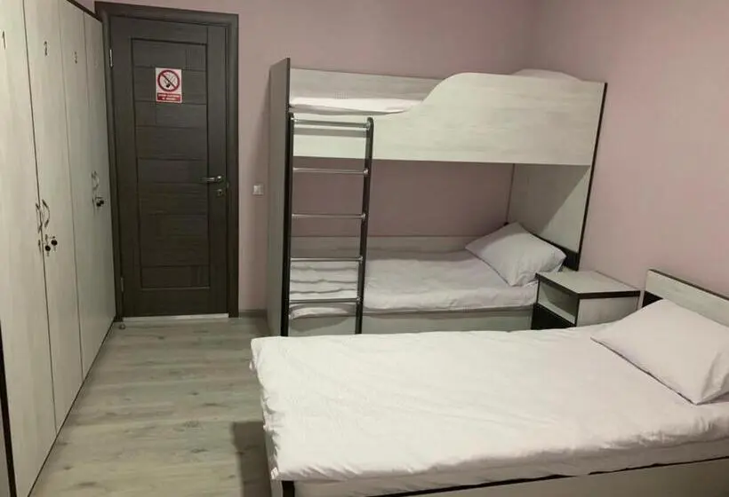 Quarto Familiar, Guest House Max