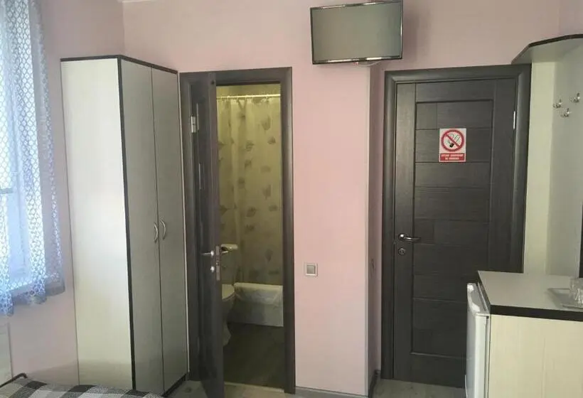 Quarto Estandar, Guest House Max