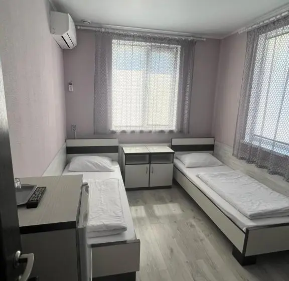 Quarto Estandar, Guest House Max