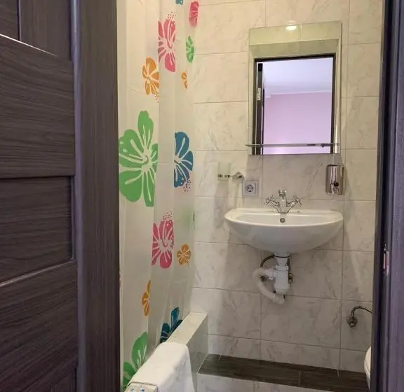 Quarto Familiar Deluxe, Guest House Max