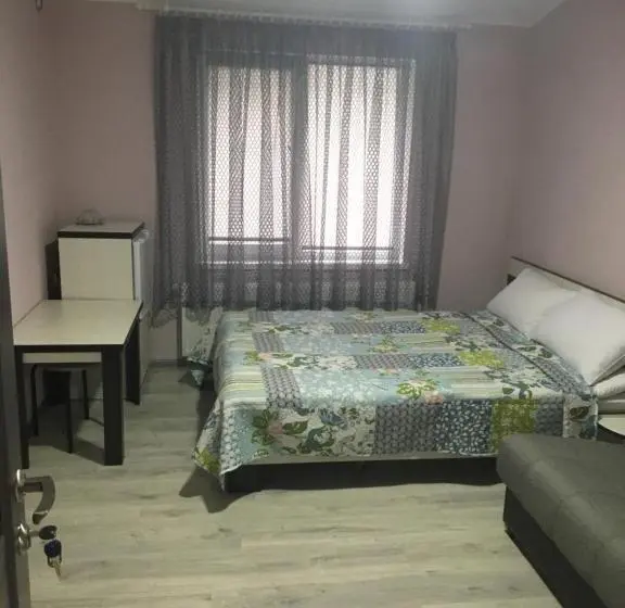 Quarto Familiar Deluxe, Guest House Max