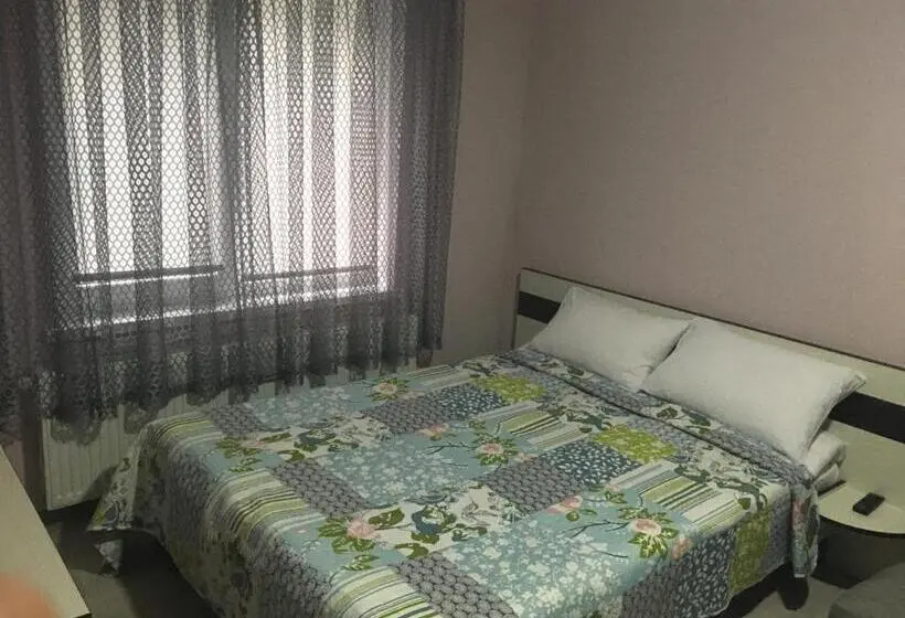 Quarto Familiar Deluxe, Guest House Max