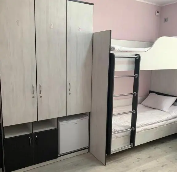 Quarto Triplo Estandar, Guest House Max