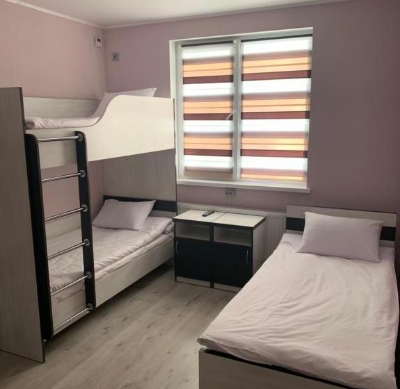 חדר סטנדרט לשלושה, Guest House Max