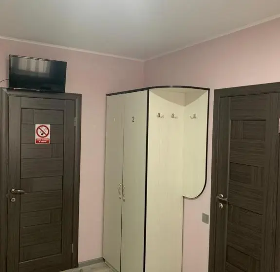 Quarto Quádruplo Estandar, Guest House Max