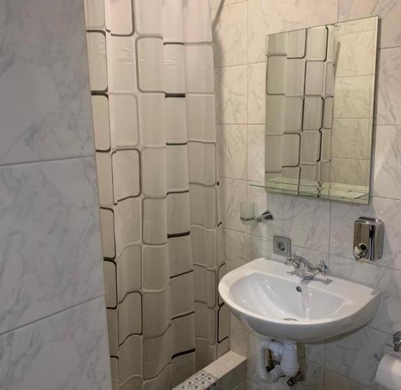 חדר סטנדרט לארבעה, Guest House Max